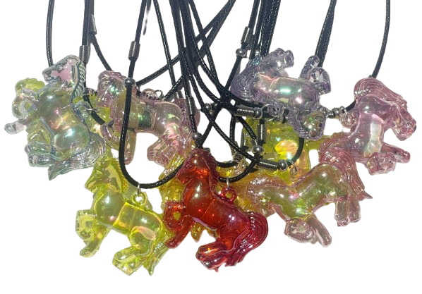 Schillernde Pferde transparent, gemischte Farben, ca. 43 x 45 mm