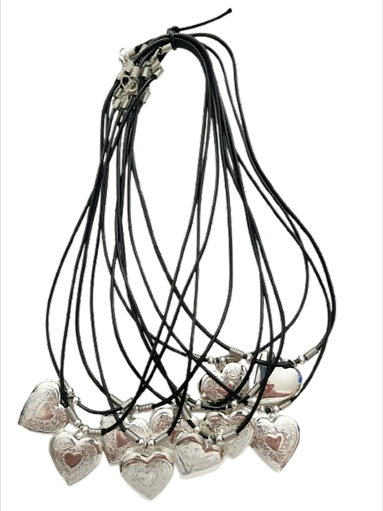Herz im Herz Medaillon Kette am Wachsband – 48 cm