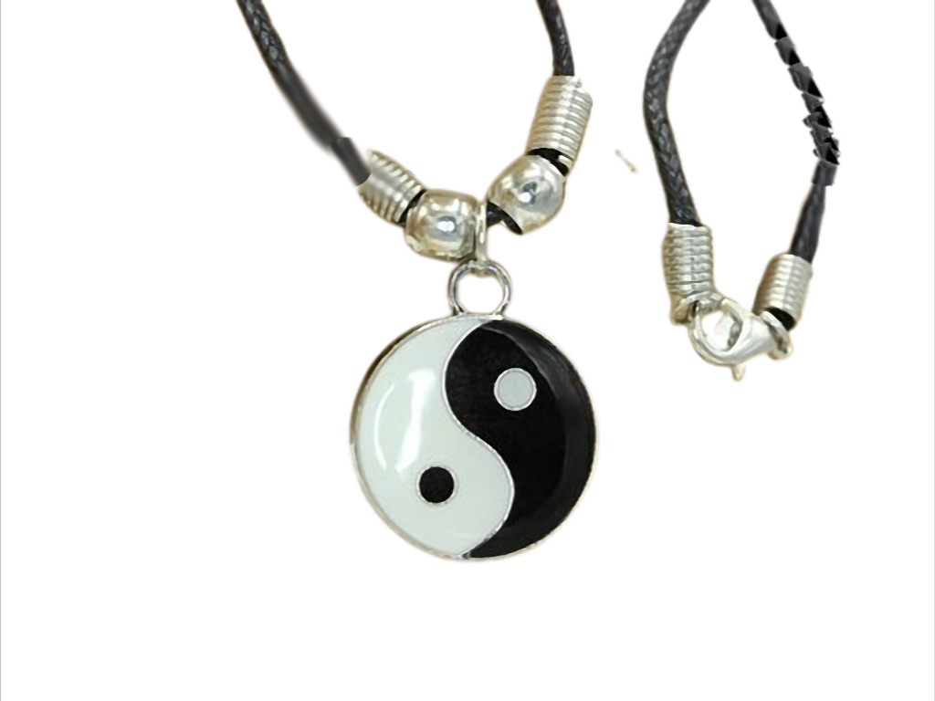 Kette mit Yin-Yang-Anhänger am Wachsband – 38 cm