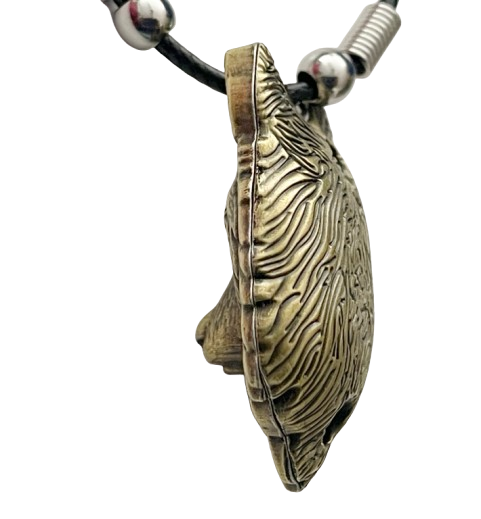 Kette mit goldenem Wolfskopf-Anhänger am Wachsband – 48 cm