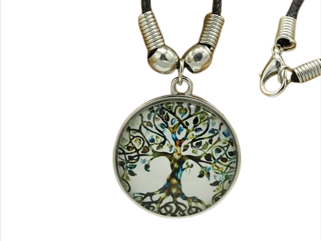 Kette mit Cabochon-Anhänger „Lebensbaum“ am Wachsband