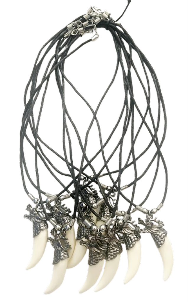 Kette mit Drachenzahn am Wachsband – 48 cm