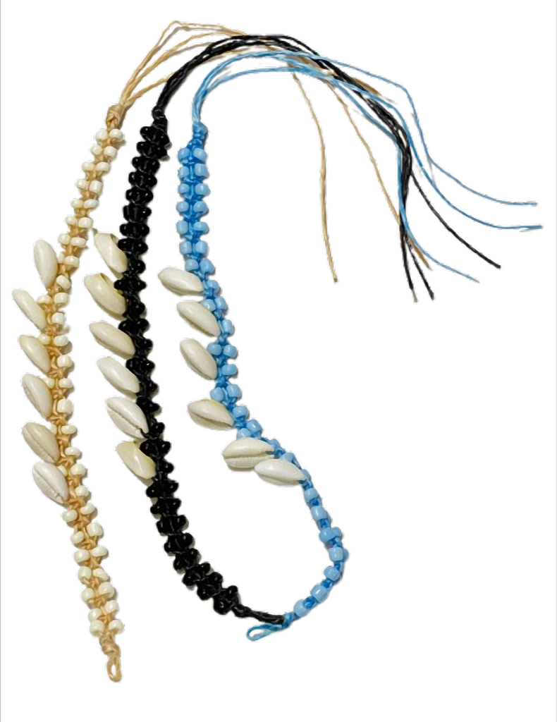 Armband Muschel und Perlen am Wachsband farblich gemischt