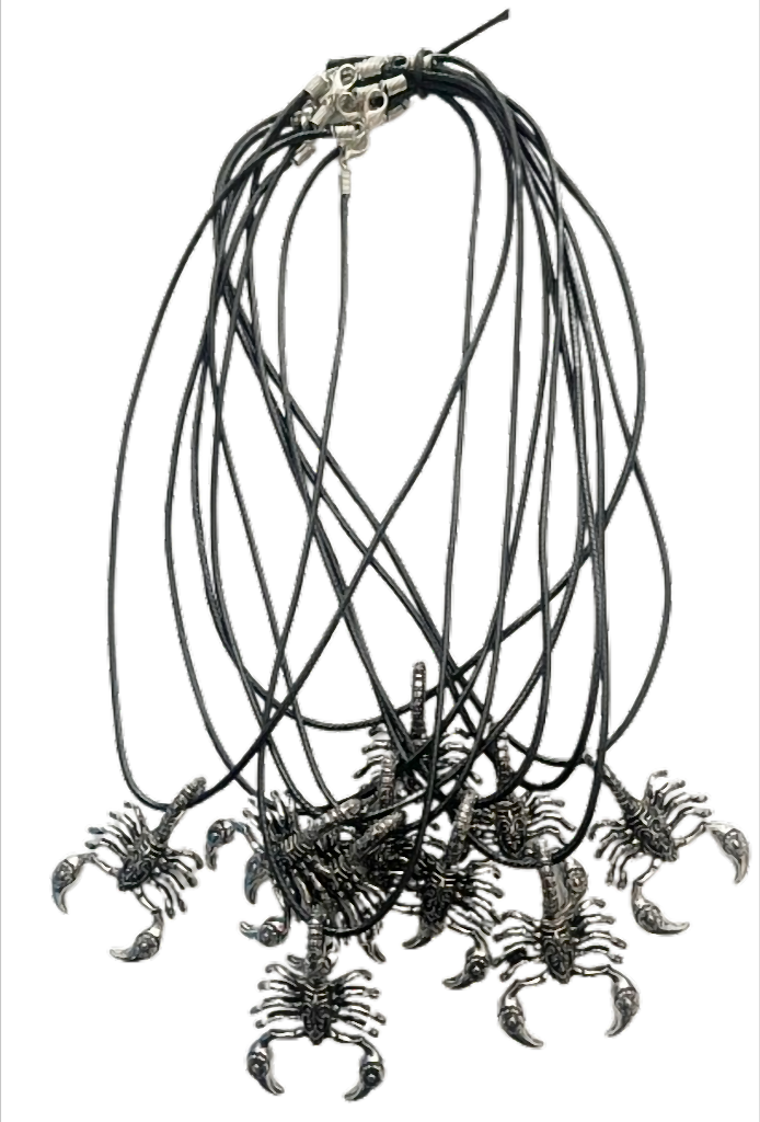 Skorpion Kette mit Anhänger am Wachsband