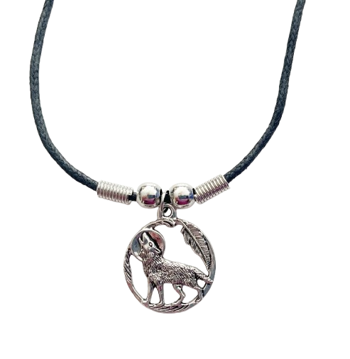 Spirit Wolf Halskette mit Wolf-Anhänger und Feder – Modeschmuck – 48 cm