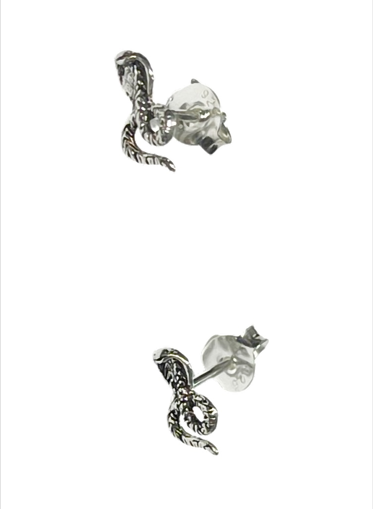 „SilverSerpent“ Ohrstecker Kobra – 925er Silber – ca. 9 x 5 mm