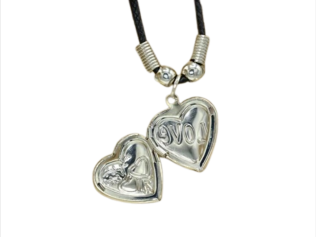 Herz-Medaillon-Kette am Wachsband – 38 cm