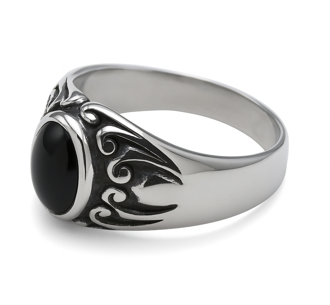 Edelstahlring „Shadow Flame“ mit schwarzem Stein