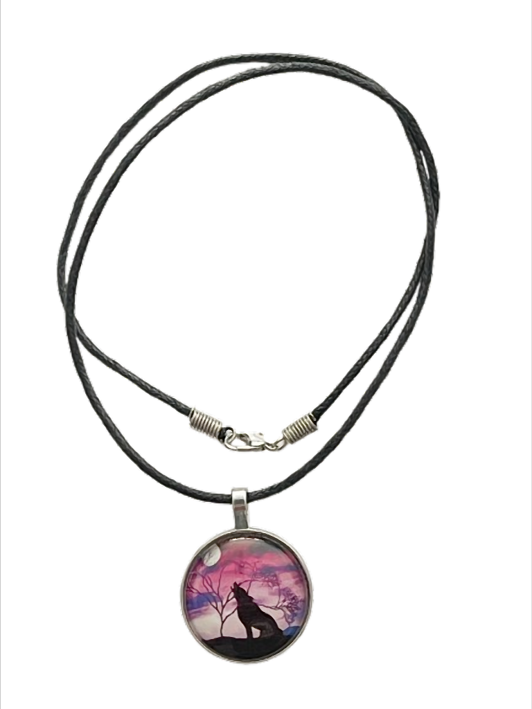 Lunar Wolf Spirit  Kette mit Wolf Motiv – Cabochon Anhänger