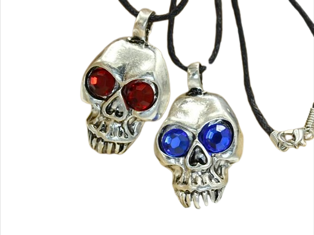 Kette mit Totenkopf-Anhänger am Wachsband – 38 cm