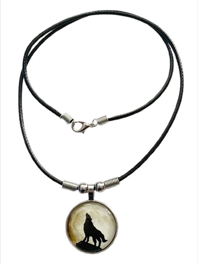 Lunar Wolf Spirit  Kette mit Wolf Motiv – Cabochon Anhänger