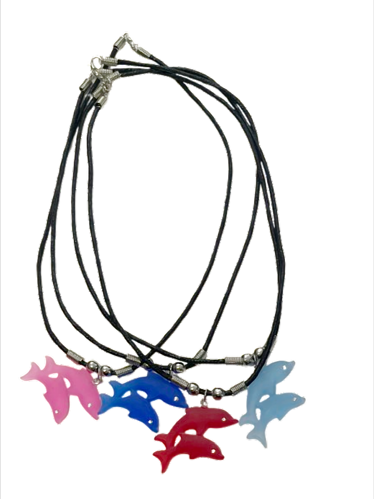 Kette mit farbigem doppeltem Delphin und Strassstein am Wachsband