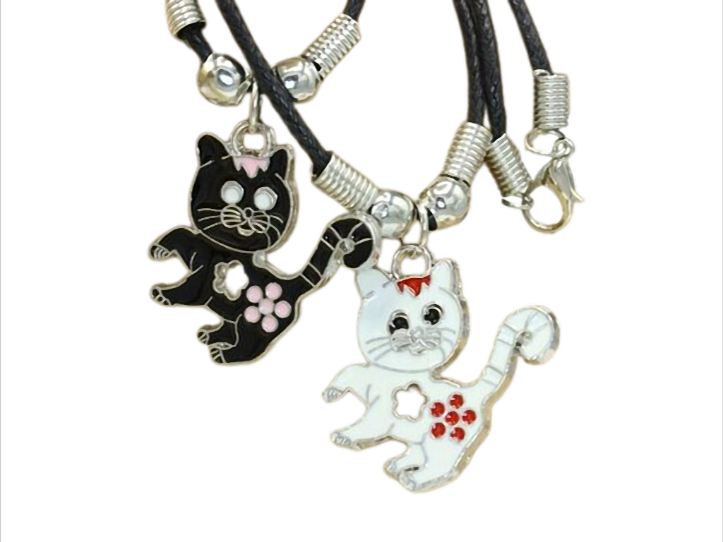 Kette mit Katzen-Anhänger am Wachsband – 38 cm